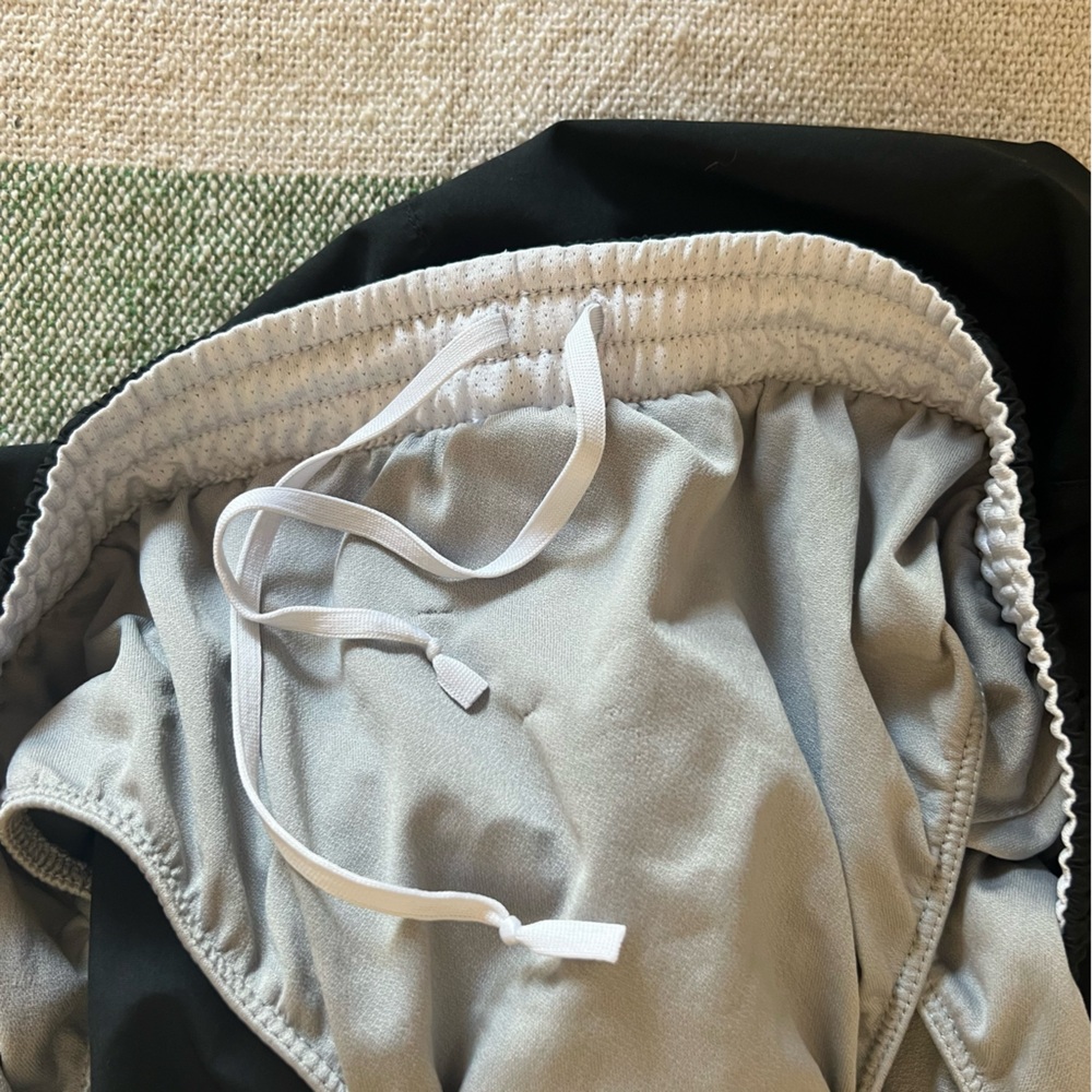 Womens Nike Shorts - Picture 3 of 4